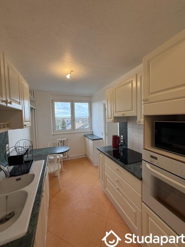 Chambre - 10 m² - 1 pièce