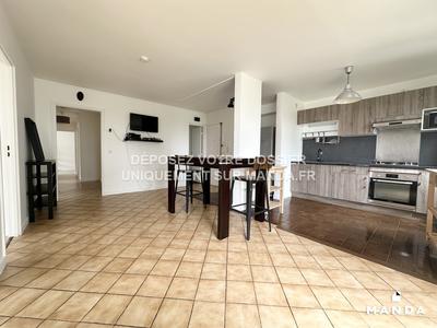 Appartement - 105 m² - 6 pièces