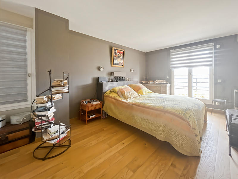 Maison - 214 m² - 7 pièces