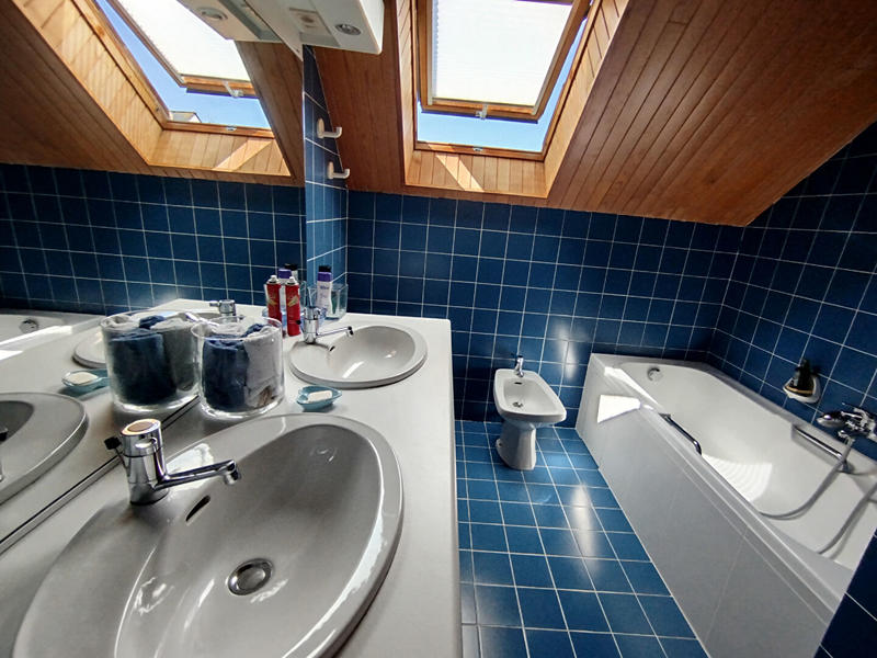 Maison - 195 m² - 9 pièces