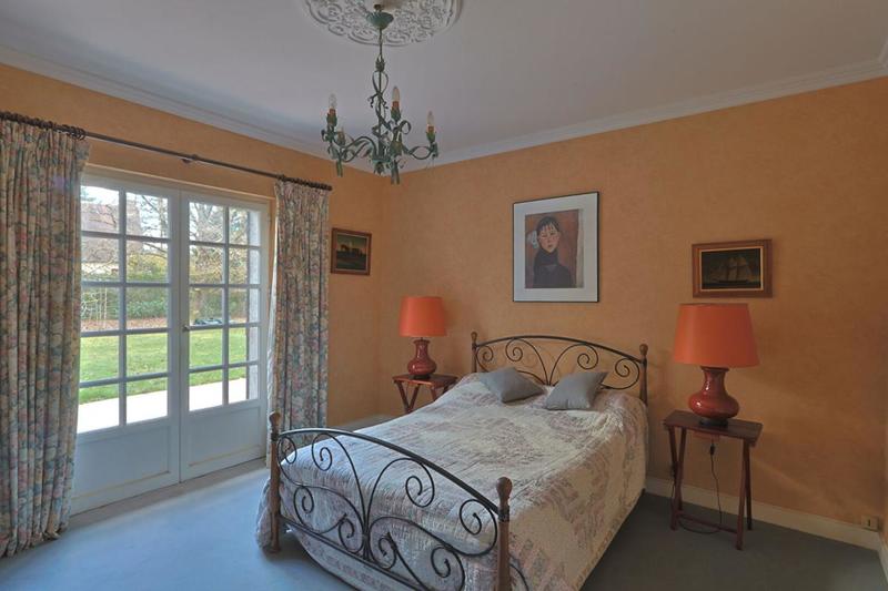 Maison - 200 m² - 6 pièces