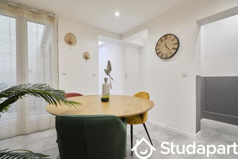 Chambre - 11 m² - 1 pièce