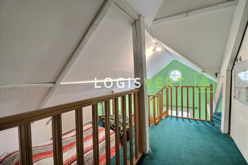 Maison - 225 m² - 9 pièces