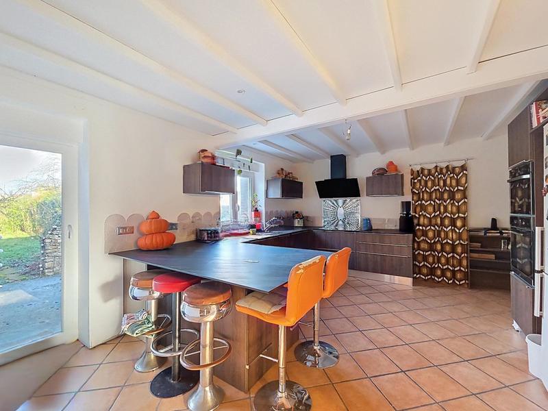 Maison - 177 m² - 7 pièces