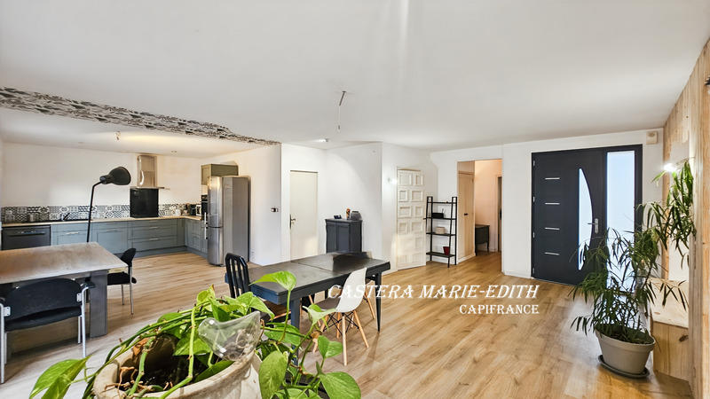 Maison - 280 m² - 9 pièces