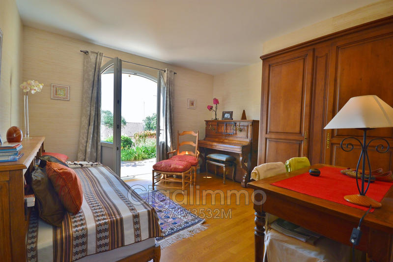 Villa - 270 m² - 9 pièces