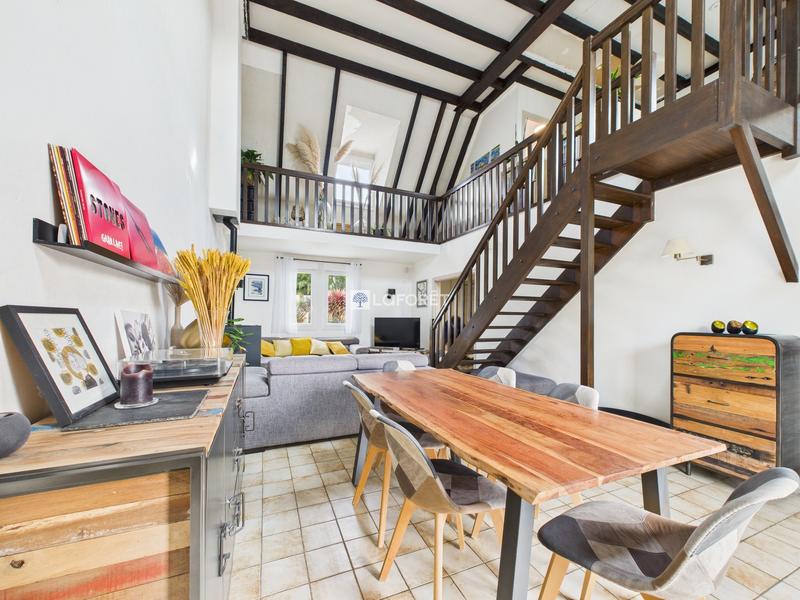 Maison traditionnelle - 148 m² - 7 pièces