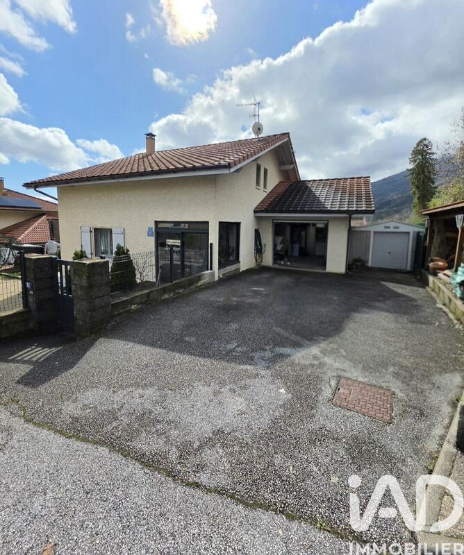 Maison - 102 m² - 5 pièces