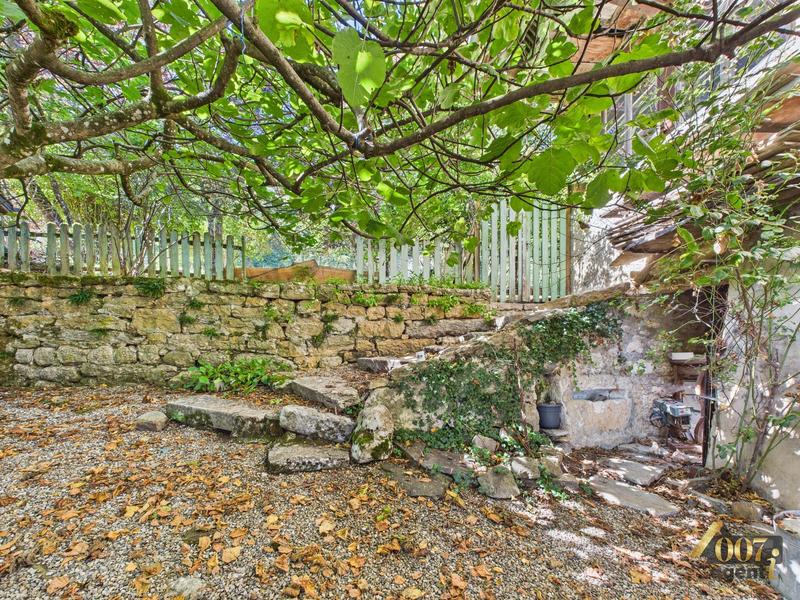 Maison - 225 m² - 8 pièces