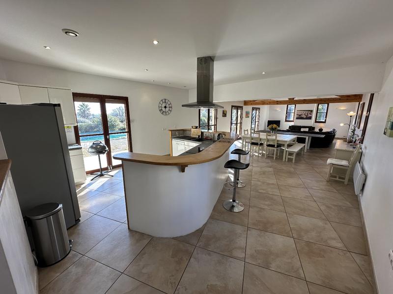 Villa - 245 m² - 8 pièces