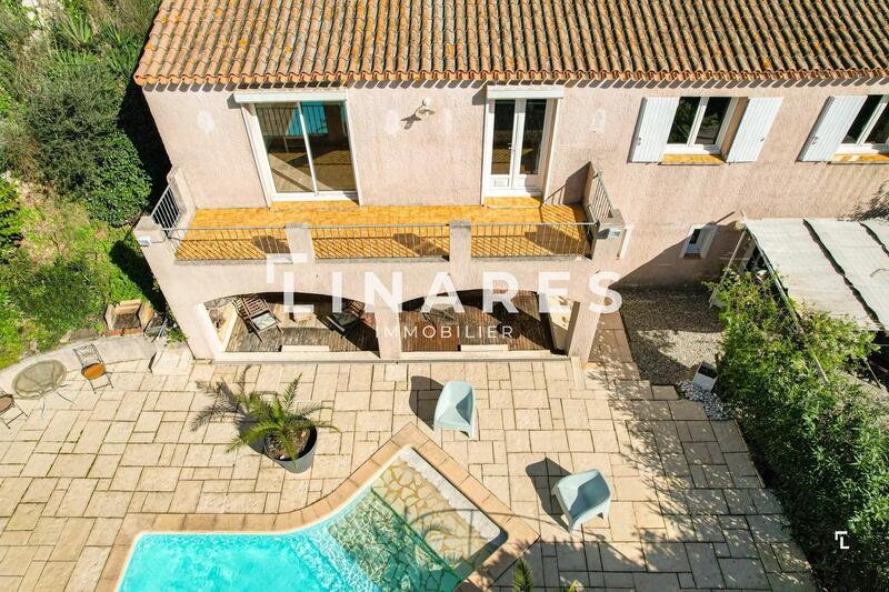 Villa - 190 m² - 6 pièces