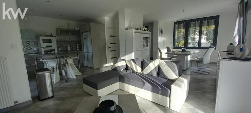 Pavillon - 215 m² - 8 pièces