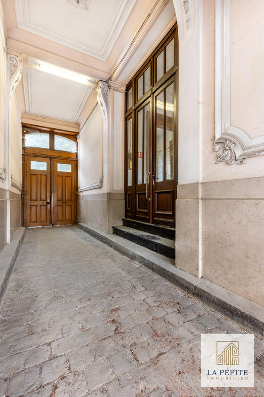 Immeuble - 334 m² - 1 pièce