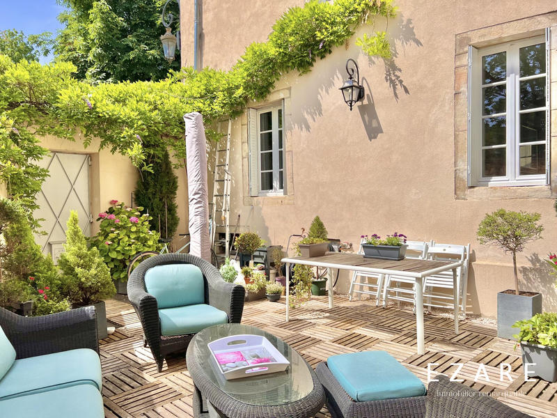 Maison - 219 m² - 7 pièces