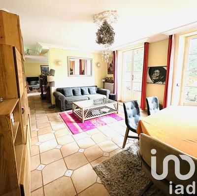 Maison - 220 m² - 10 pièces