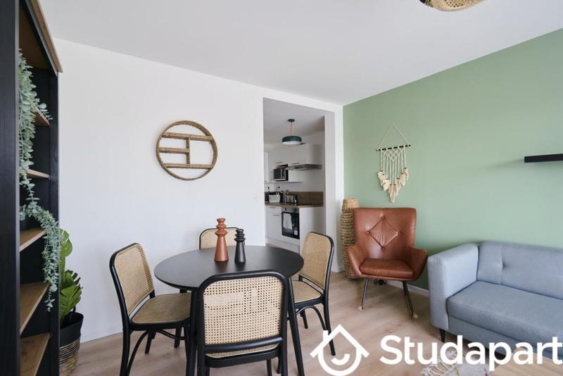 Chambre - 11 m² - 1 pièce