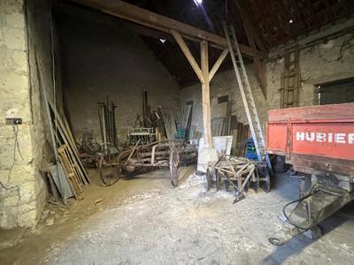 Maison - 220 m² - 1 pièce