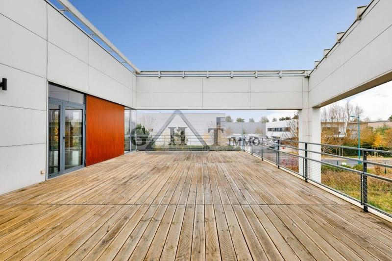 Entrepôt - 3 300 m²