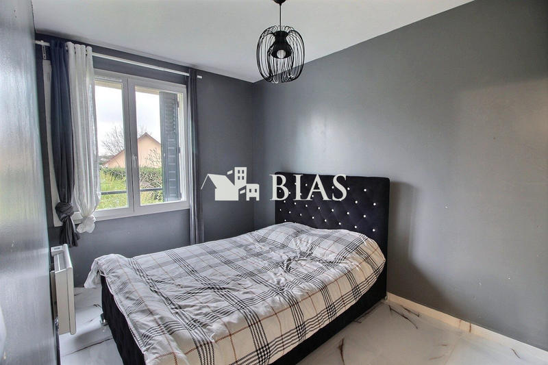 Maison - 92 m² - 6 pièces