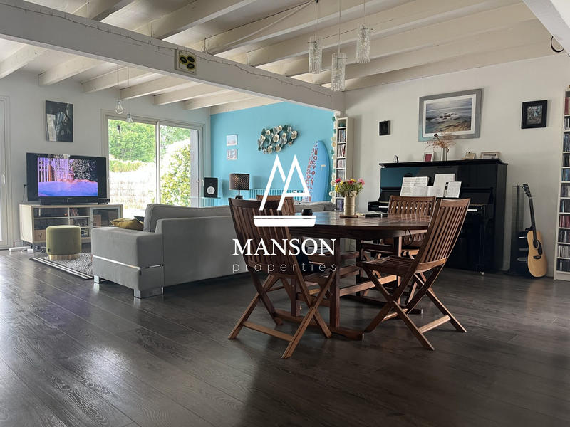 Maison - 180 m² - 8 pièces