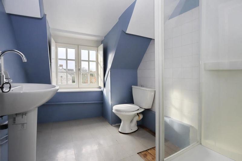 Maison - 225 m² - 8 pièces