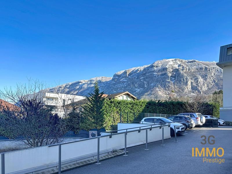 Appartement - 82 m² - 3 pièces