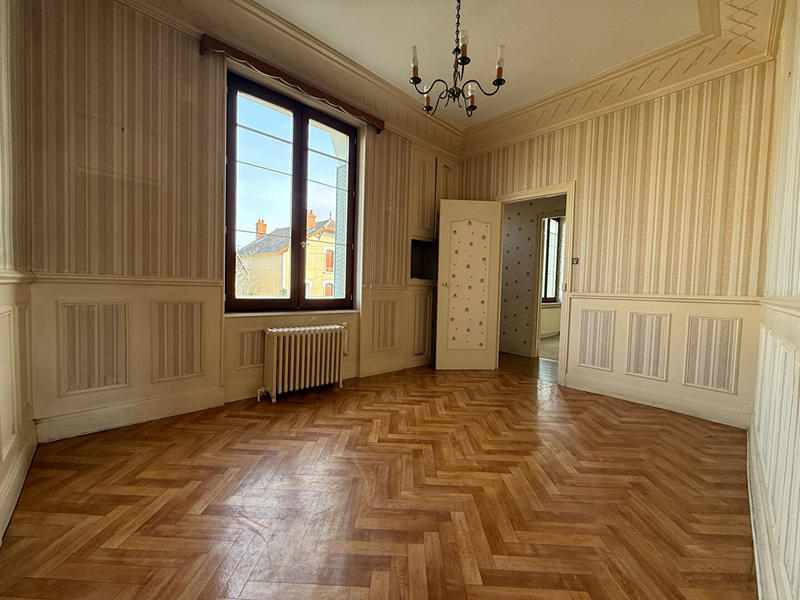 Maison - 92 m² - 5 pièces