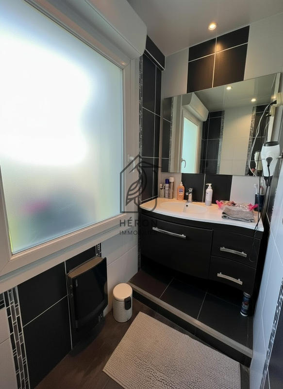 Maison - 144 m² - 8 pièces