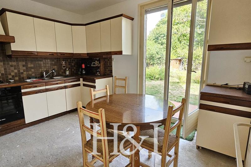 Propriété - 104 m² - 6 pièces