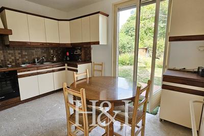 Propriété - 104 m² - 6 pièces