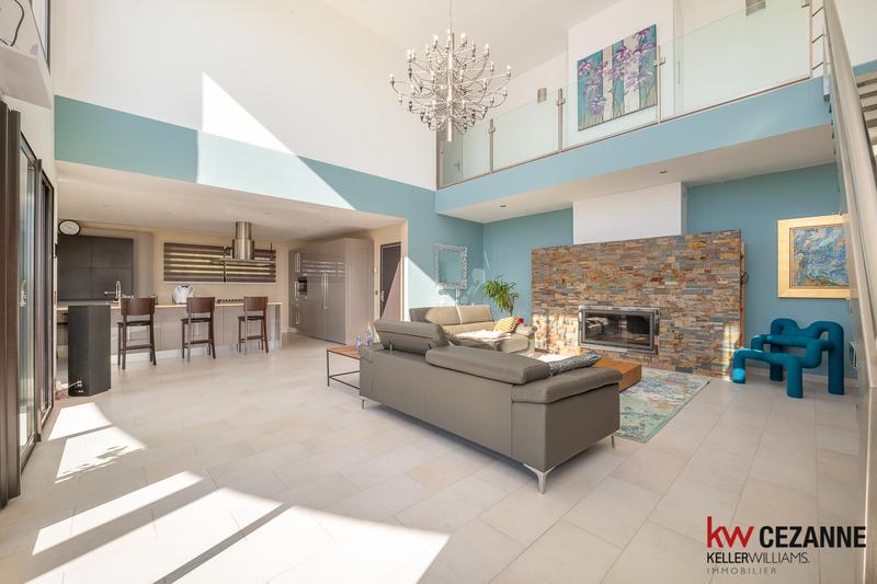 Maison - 248 m² - 8 pièces