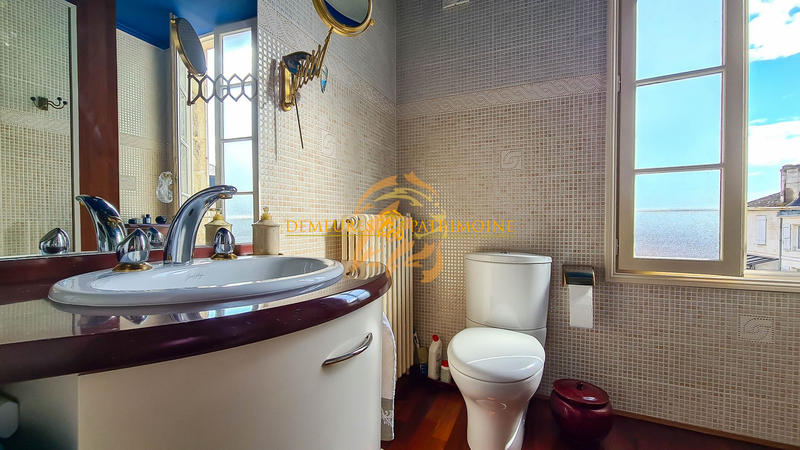 Maison - 217 m² - 11 pièces