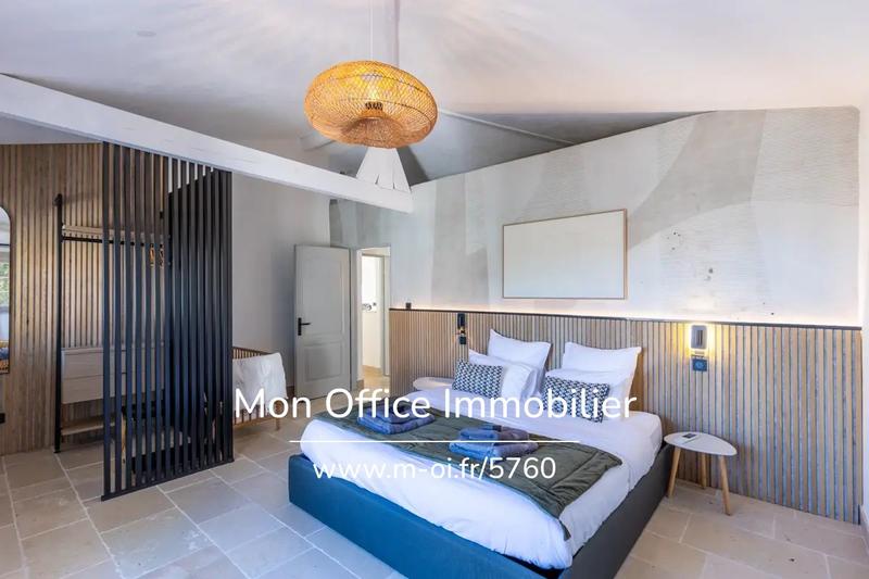 Maison - 230 m² - 8 pièces