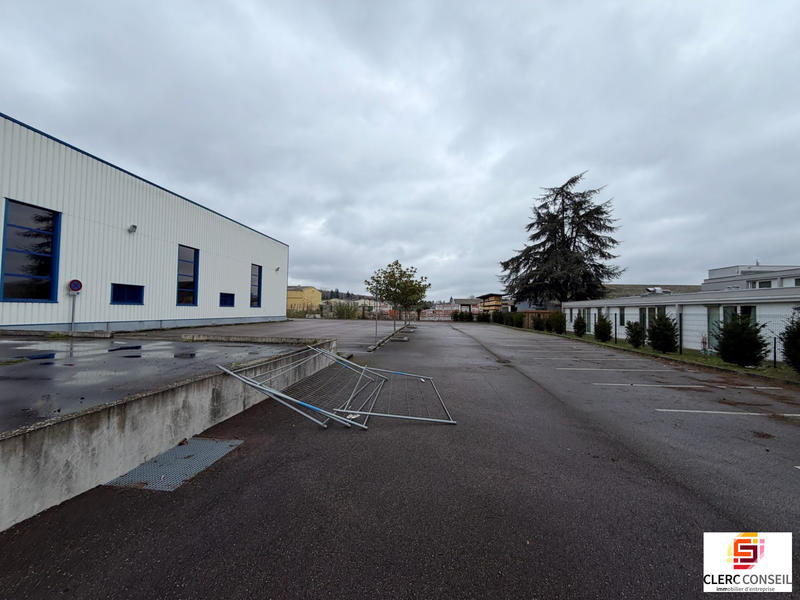Local d'activités - 3 105 m²