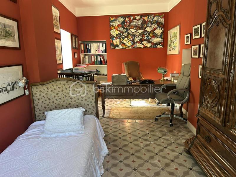 Château - 722 m² - 19 pièces