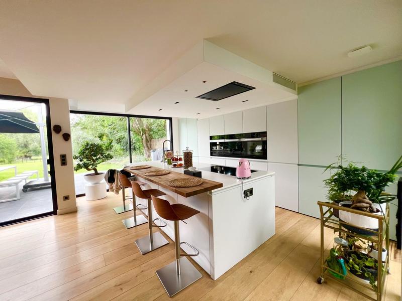 Maison - 255 m² - 6 pièces