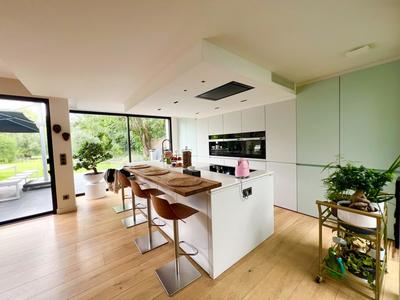 Maison - 255 m² - 6 pièces