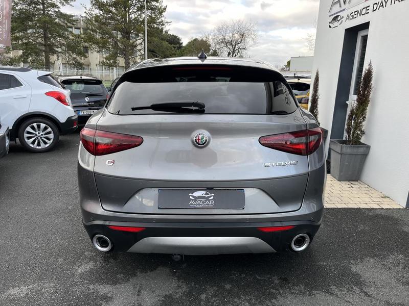 Alfa Romeo Stelvio 2.2 Jtd 210 Ch Finition Super Attelage Amovible *Distribution effectué en 2025