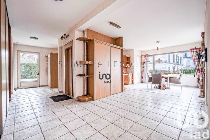 Maison - 448 m² - 9 pièces