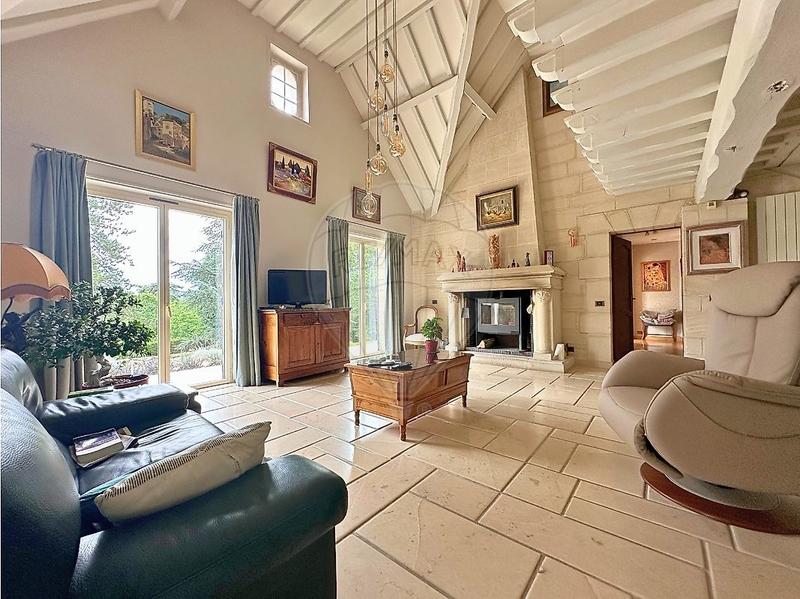 Propriété - 220 m² - 8 pièces