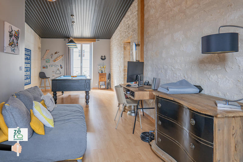 Maison - 205 m² - 9 pièces