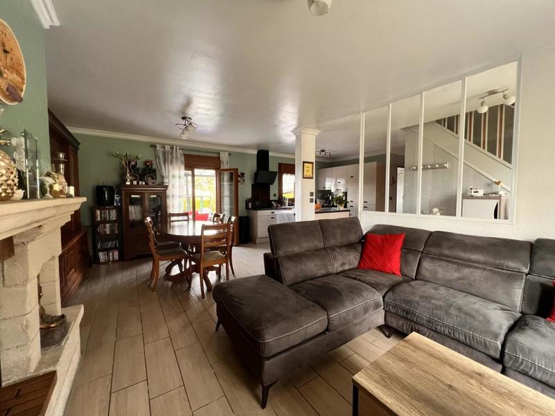 Maison - 90 m² - 5 pièces