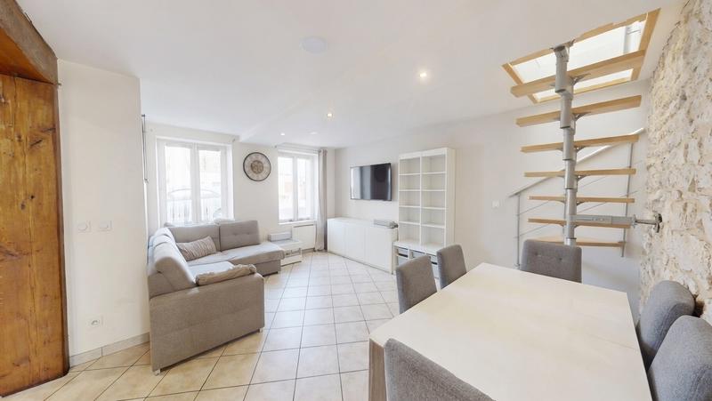 Maison - 85 m² - 4 pièces