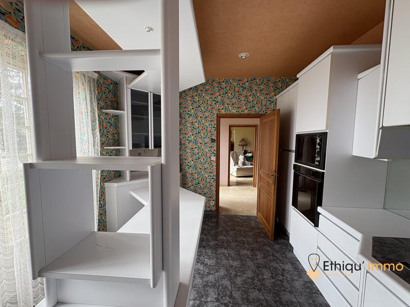 Maison traditionnelle - 290 m² - 8 pièces