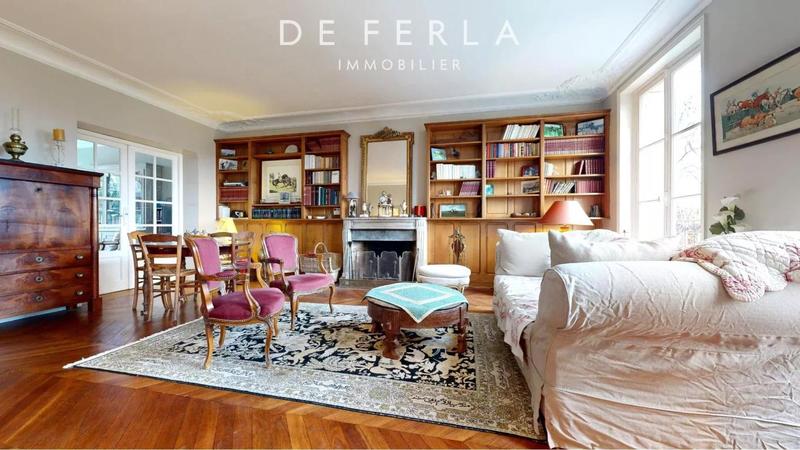 Demeure - 388 m² - 12 pièces