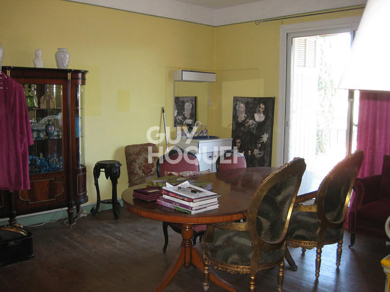 Maison de ville - 350 m² - 9 pièces