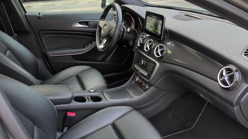 Mercedes Classe Gla 220 2.1 CDi 170 7g-Dct Starlight Edition - Automatique Toit ouvrant