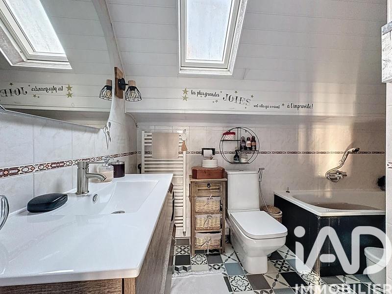 Maison - 150 m² - 9 pièces