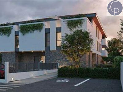 Appartement - 104 m² - 4 pièces