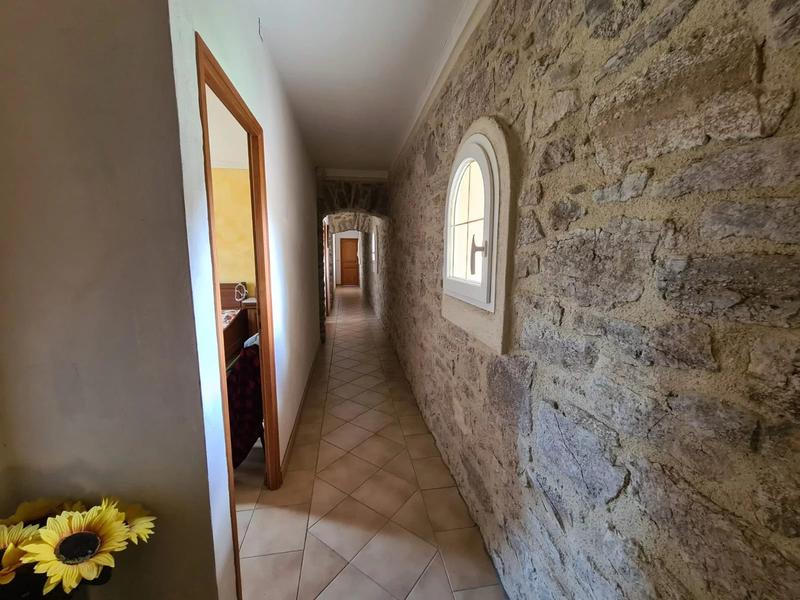 Mas - 437 m² - 11 pièces